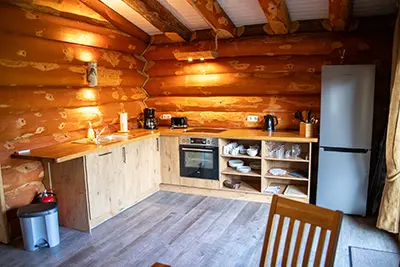 Voll ausgestattete Küche